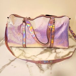 Zipper Won't Close Duffel Bag